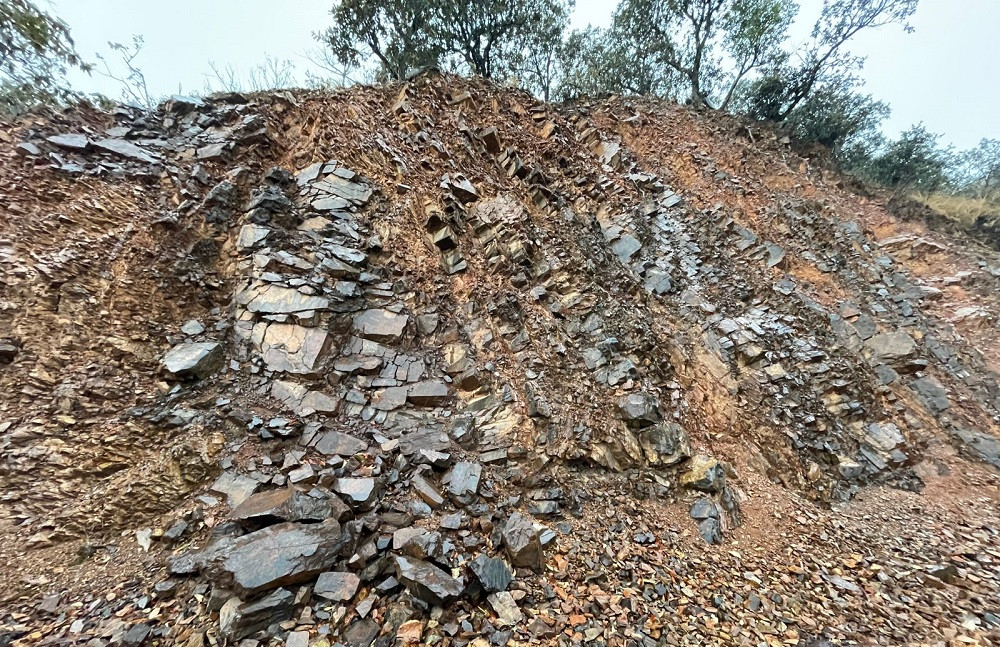 धौवादी फलाम खानीबाट ९ करोड ६० लाख धाउ उत्खनन गर्ने योजना - Image 1