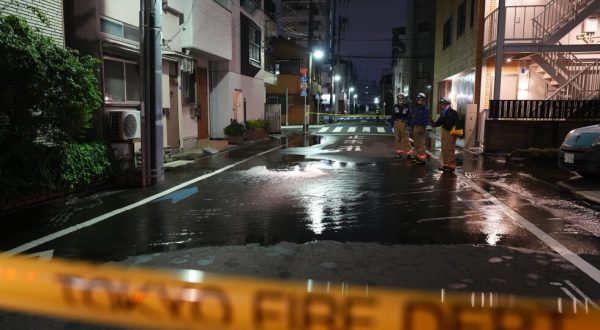 Moderate Earthquake Injures Dozens in Tokyo Region